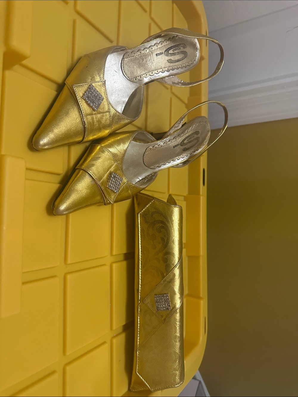 Sabrina Slingback Pointed Toe Kitten Heels with Matching Clutch - Gold
